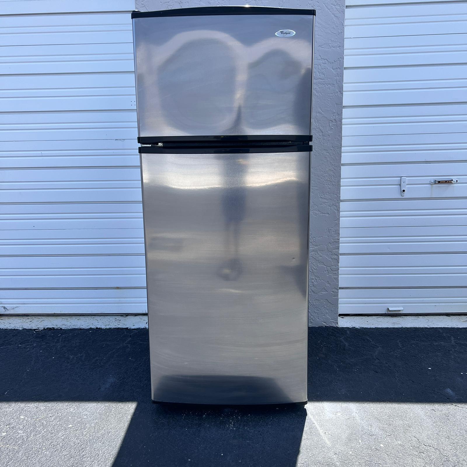 Whirlpool Stainless Steel Fridge with Ice maker Whirlpool Stainless Steel Fridge with Ice maker